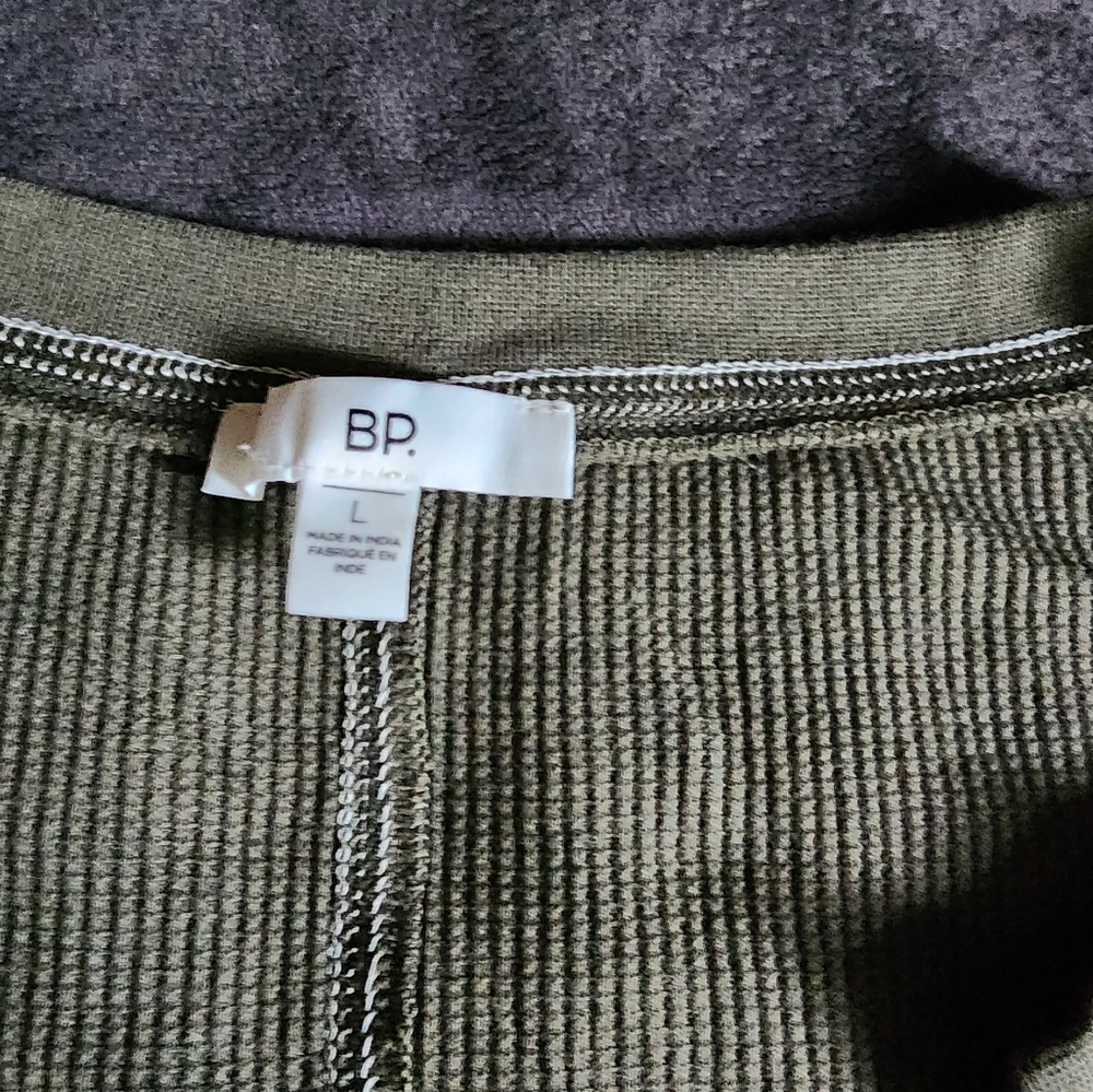 BP Crop Top - Picture 2 of 6